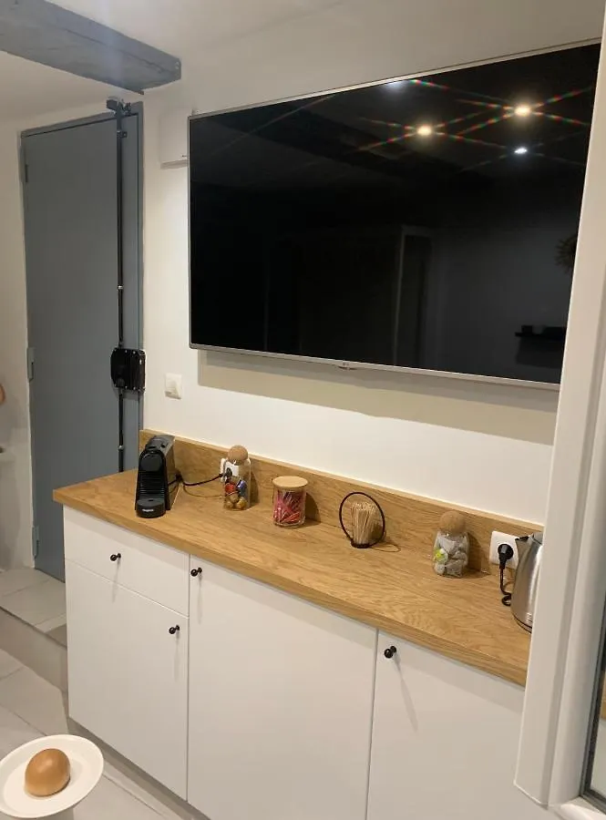 Appartement Marseillais Au Coeur Du « Panier » Marseille Apartment